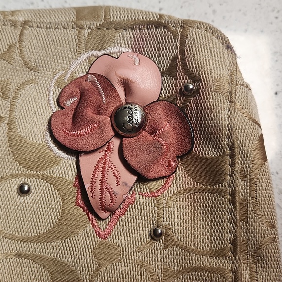 Coach Tan and Salmony Peachy Floral Detail - Picture 5 of 13